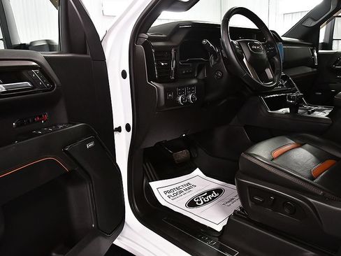 Used 2023 GMC Sierra 1500 AT4 w/ Technology Package AWD/4WD image 19