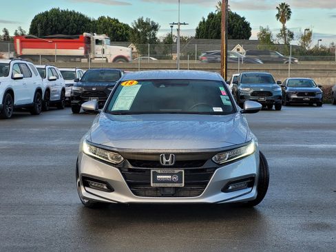 Used 2018 Honda Accord Sport image 2