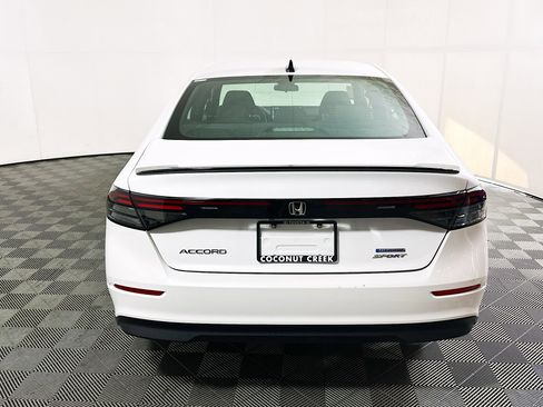 Used 2023 Honda Accord Sport image 4