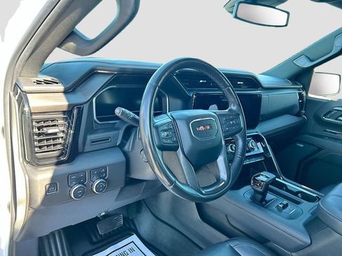 Used 2022 GMC Sierra 1500 AT4 w/ AT4 Preferred Package AWD/4WD image 11