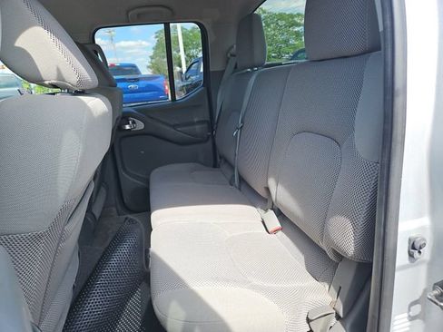 Used 2012 Nissan Frontier SV w/ SV Premium Utility Pkg AWD/4WD image 26