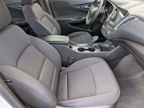 Used 2023 Chevrolet Malibu LT image 28