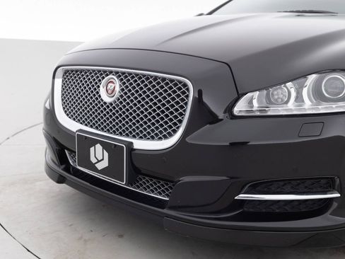 Used 2015 Jaguar XJ RWD image 15