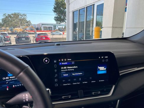 Used 2025 Chevrolet Equinox LT image 18