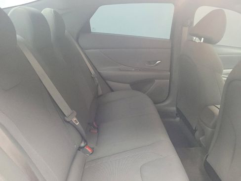 Used 2025 Hyundai Elantra SE FWD image 19
