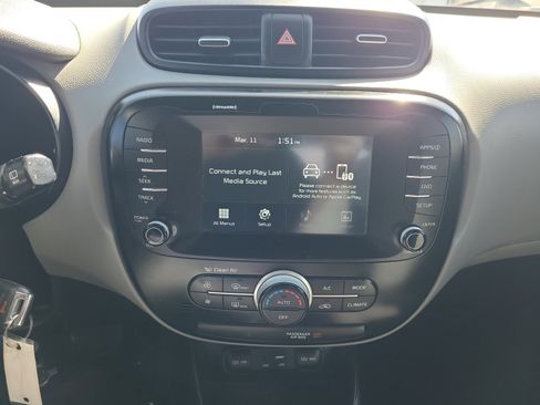 Used 2018 Kia Soul w/ Convenience Package image 18