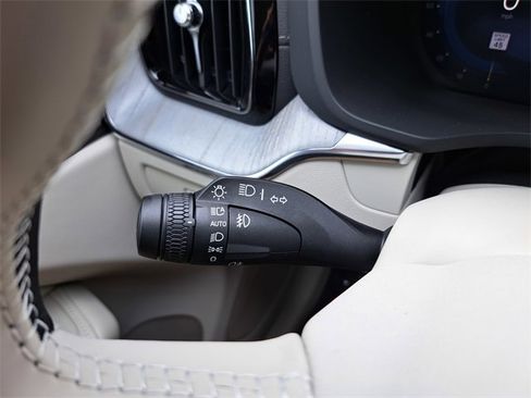 Used 2025 Volvo XC60 T8 Ultra image 20