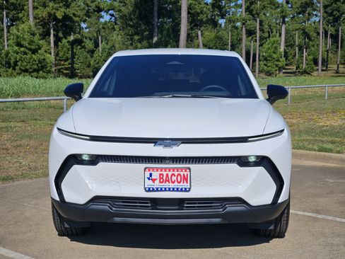 New 2026 Chevrolet Equinox EV LT w/ Comfort Package image 2