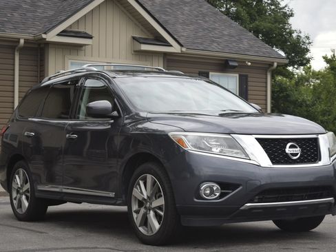 Used 2013 Nissan Pathfinder Platinum w/ Platinum Premium Pkg FWD image 5