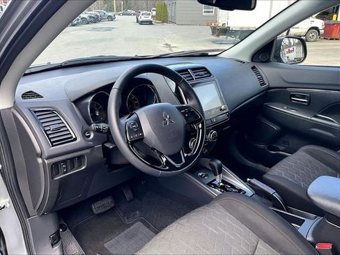 Used 2025 Mitsubishi Outlander Sport AWD image 14