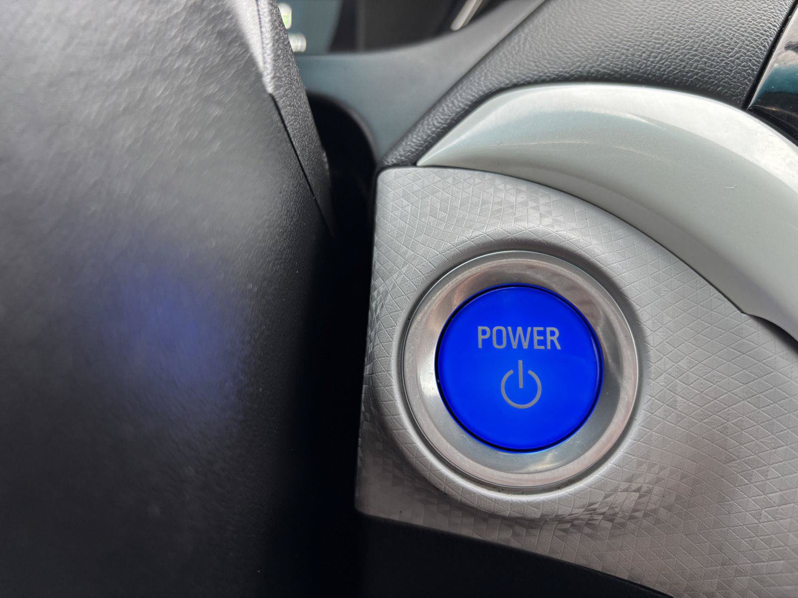 Used 2021 Chevrolet Bolt Premier w/ Infotainment Package FWD image 28