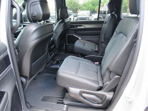 New 2026 Jeep Grand Wagoneer Limited AWD/4WD image 33