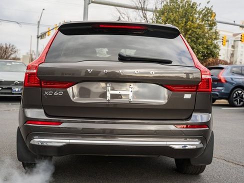 Certified 2022 Volvo XC60 T8 Inscription Expression w/ Advanced Package image 6