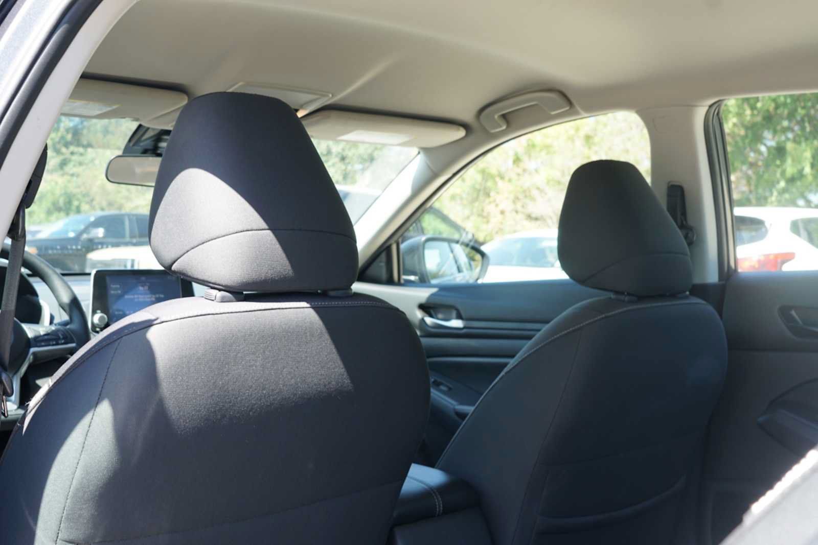 Used 2025 Nissan Altima 2.5 SV FWD image 18