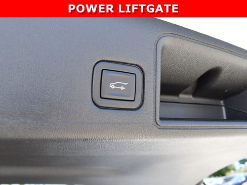 Used 2024 GMC Terrain SLT w/ Infotainment Package II AWD/4WD image 14