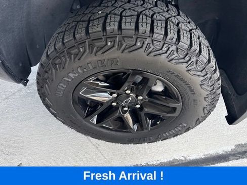 Used 2024 Chevrolet Silverado 1500 Custom Trail Boss w/ LPO, Dark Essentials Package AWD/4WD image 20