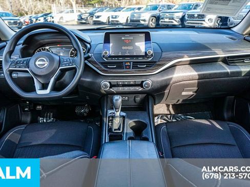 Used 2025 Nissan Altima 2.5 SV FWD image 25