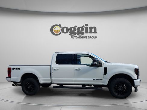 Used 2022 Ford F250 Lariat w/ Black Appearance Package image 7