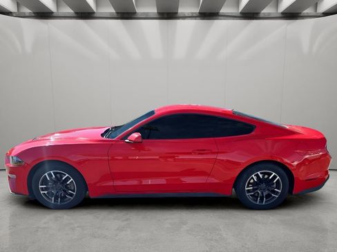 Used 2018 Ford Mustang Coupe image 3