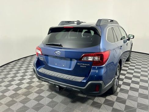 Used 2019 Subaru Outback 3.6R Limited AWD/4WD image 3