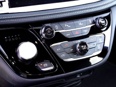 New 2026 Chrysler Pacifica Select image 12