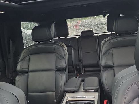 Used 2025 Lincoln Navigator Reserve w/ Jet Appearance Package AWD/4WD image 8