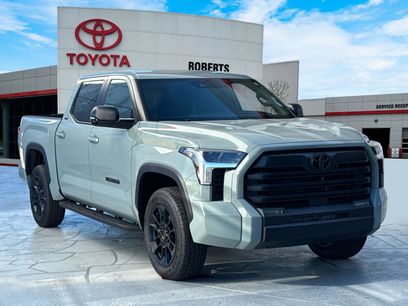 New 2026 Toyota Tundra SR5 w/ SR5 Premium Package