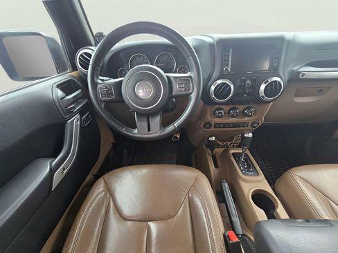 Used 2013 Jeep Wrangler Unlimited Sahara w/ Connectivity Group image 36