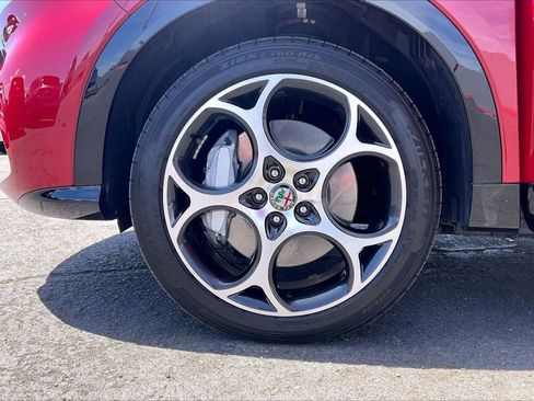 Used 2024 Alfa Romeo Tonale Ti AWD/4WD image 4