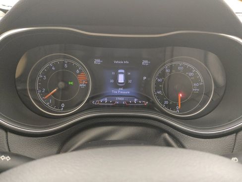 Used 2019 Jeep Cherokee Limited FWD image 23