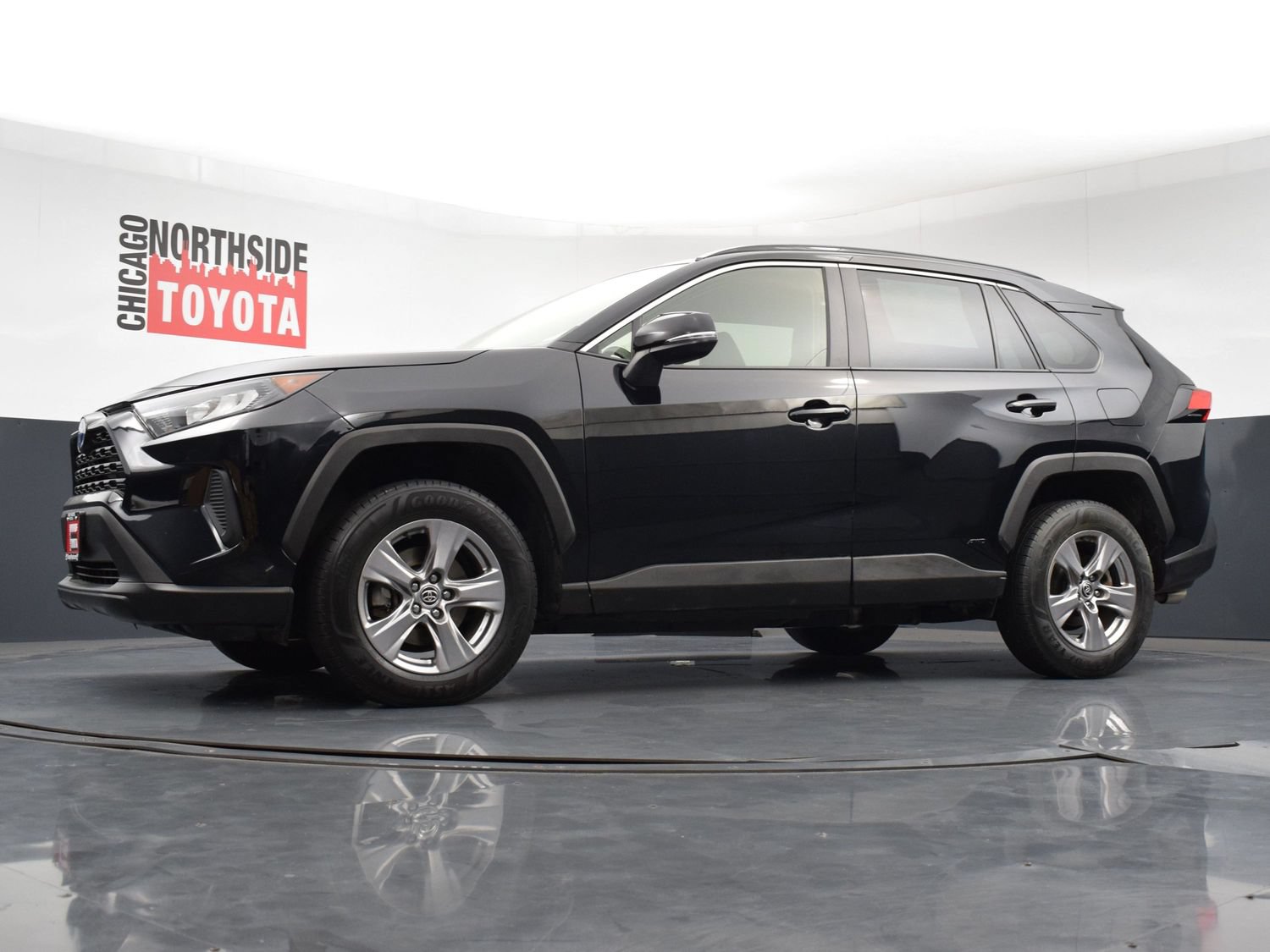 Used 2022 Toyota RAV4 LE AWD/4WD image 25