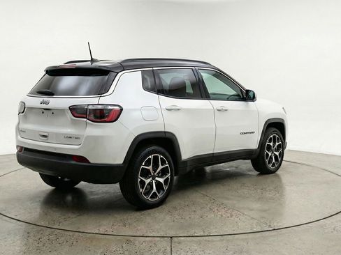 Used 2025 Jeep Compass Limited AWD/4WD image 9