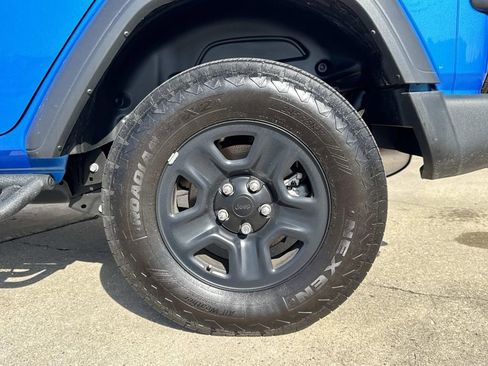 Used 2025 Jeep Wrangler Sport image 7