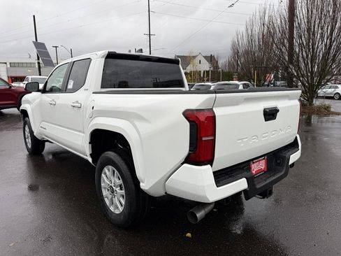 Used 2026 Toyota Tacoma SR5 image 7