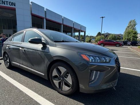 Used 2022 Hyundai Ioniq Limited FWD image 6