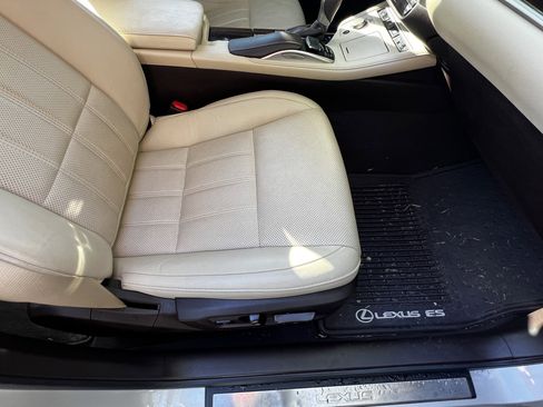 Used 2018 Lexus ES 350 w/ Luxury Package w/Wood Trim FWD image 45