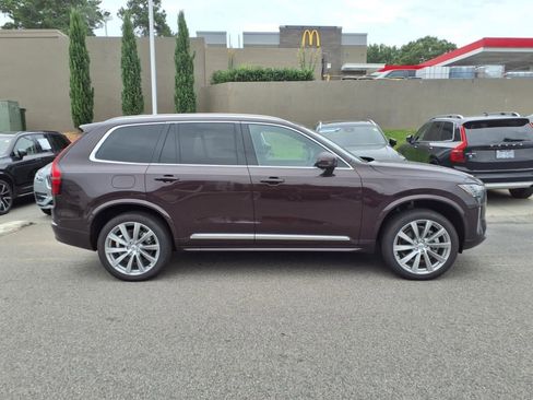 New 2025 Volvo XC90 B5 Core w/ Climate Package image 2