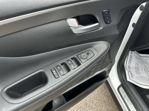 Used 2019 Hyundai Santa Fe AWD image 17