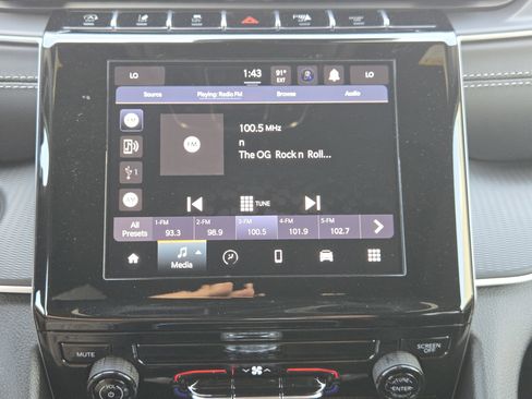 Used 2025 Jeep Grand Cherokee Laredo X RWD image 20