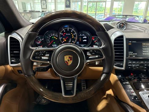 Used 2015 Porsche Cayenne Turbo image 68