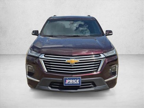 Used 2023 Chevrolet Traverse Premier image 2