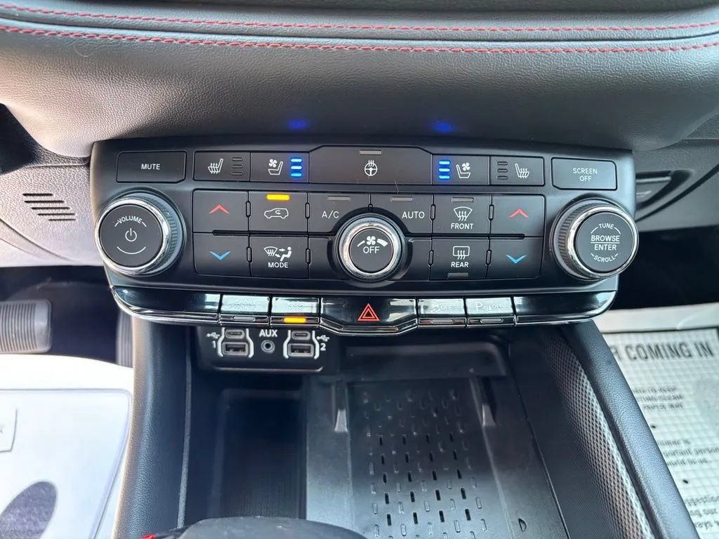 Used 2025 Dodge Durango R/T AWD/4WD image 17