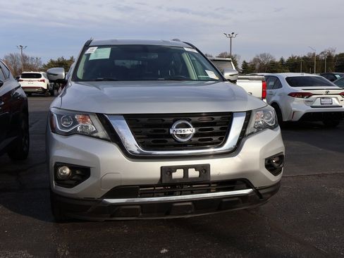 Used 2020 Nissan Pathfinder SL image 3