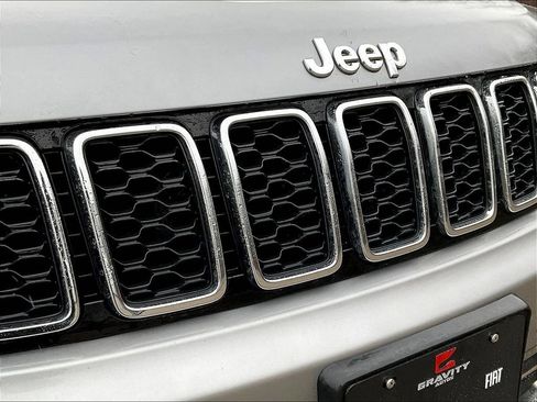 Used 2020 Jeep Grand Cherokee Limited AWD/4WD image 33