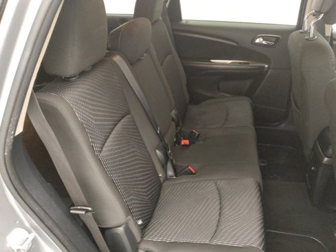 Used 2017 Dodge Journey SE image 19