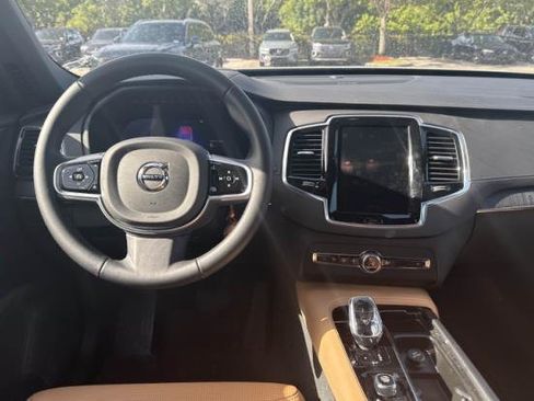 Used 2025 Volvo XC90 T8 Ultra w/ Protection Package Premier AWD/4WD image 8