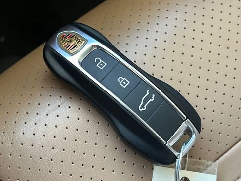 Used 2021 Porsche Cayenne Coupe AWD/4WD image 27