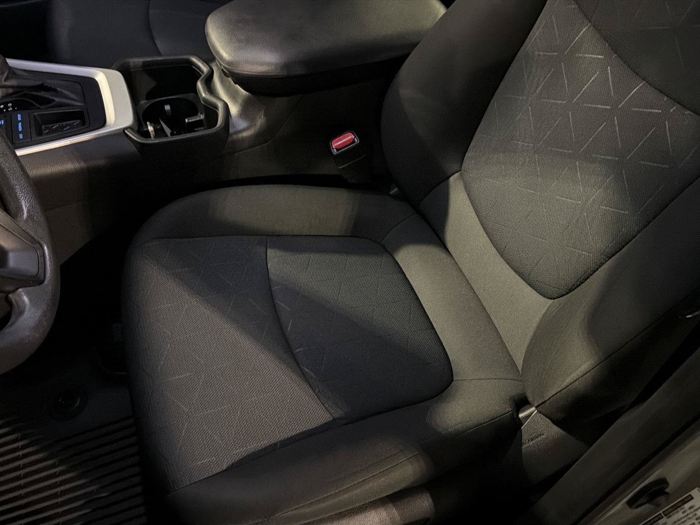 Certified 2022 Toyota RAV4 XLE w/ Convenience Package FWD image 30