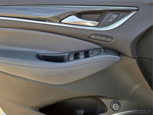 Used 2024 Buick Enclave Premium image 21