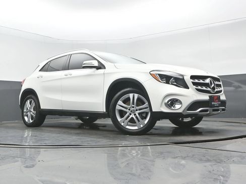 Used 2019 Mercedes-Benz GLA 250 4MATIC w/ Premium Package image 27